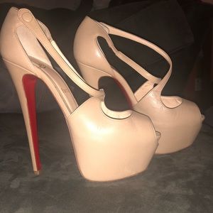 👠SOLD👠Christian Louboutin Exagona 160